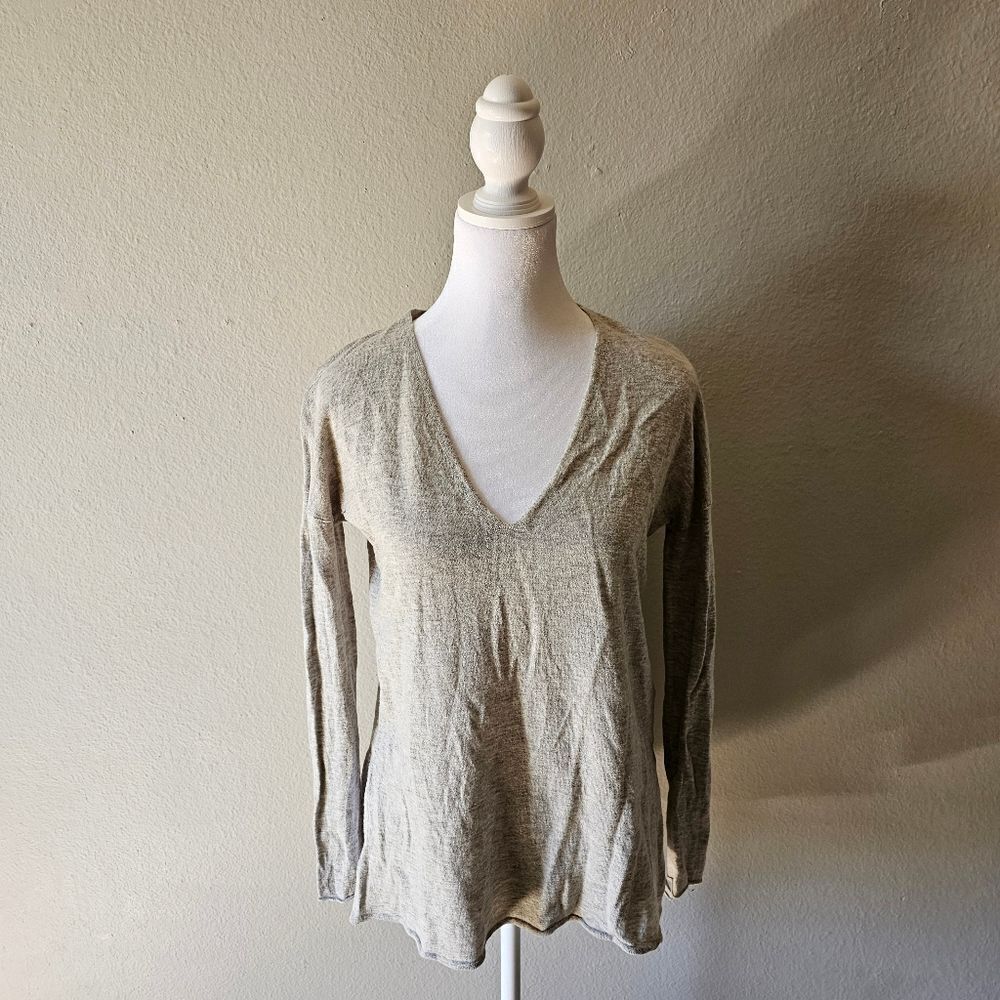 Aritzia Babaton Grey Linen Long Sleeve Shirt XS